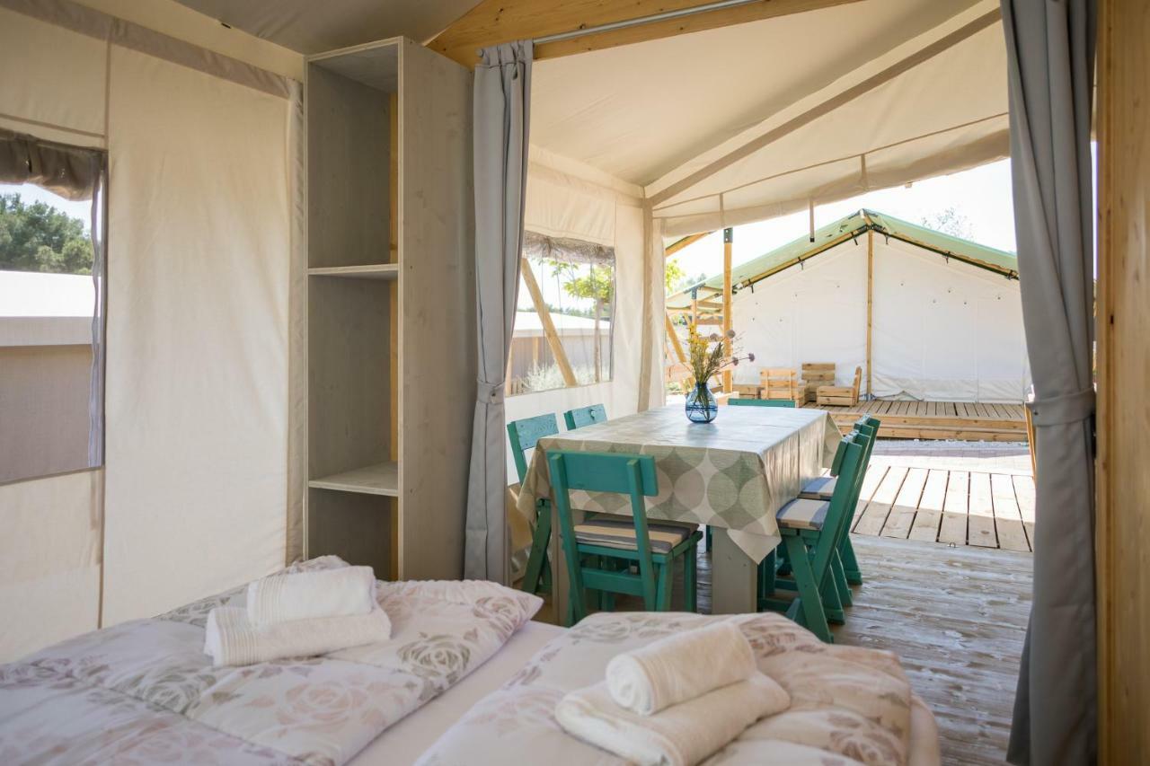Mobile Homes Santa Marina, Lanterna