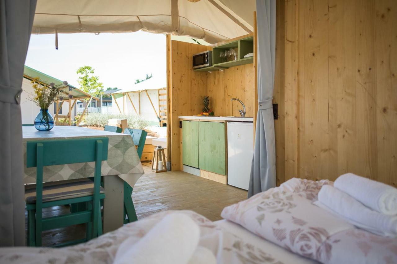 Mobile Homes Santa Marina, Lanterna